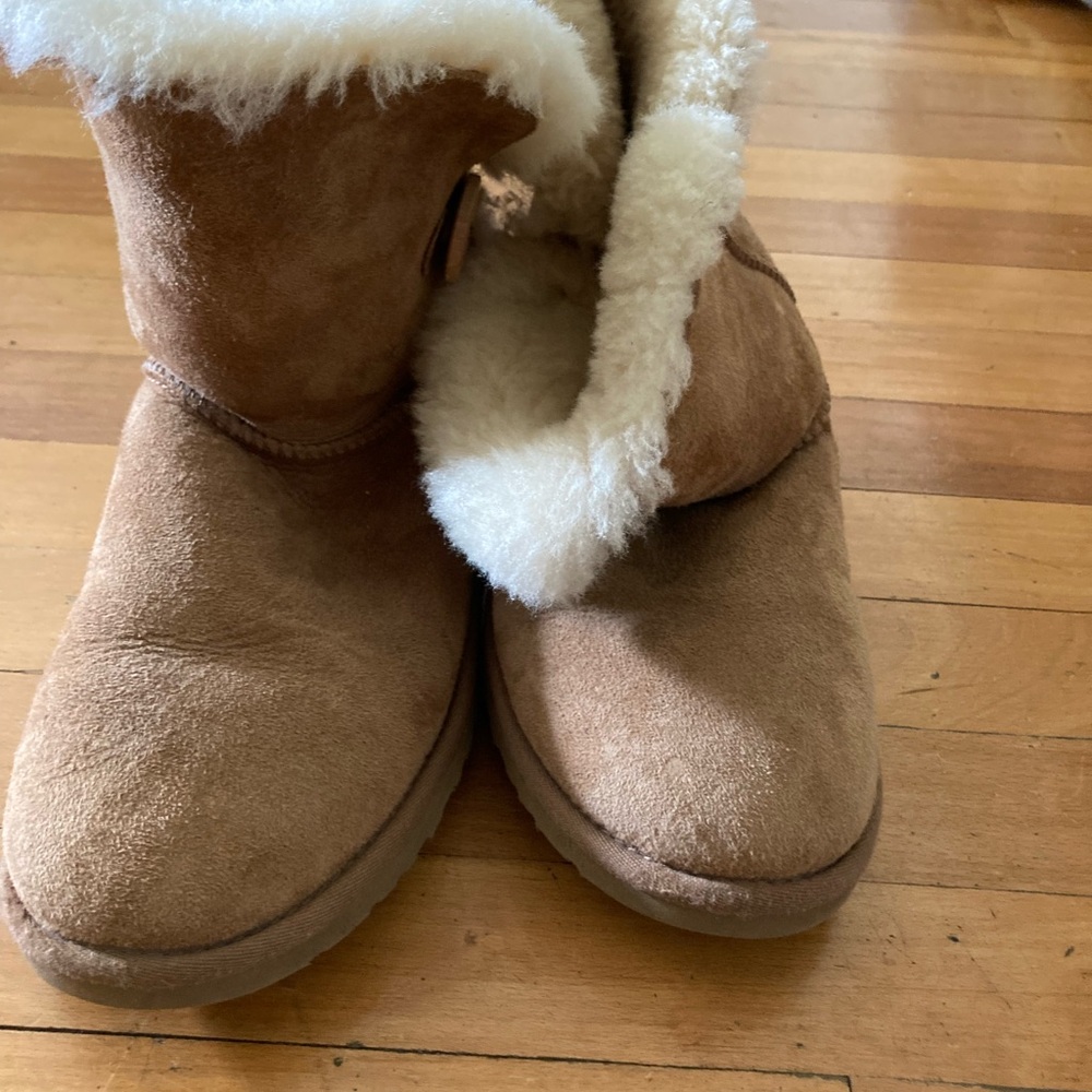 Ugg boots size 9